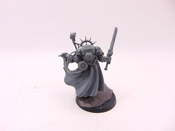 Primaris Captain in Gravis Armour