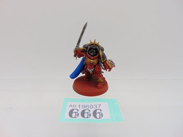 Primaris Captain in Gravis Armour