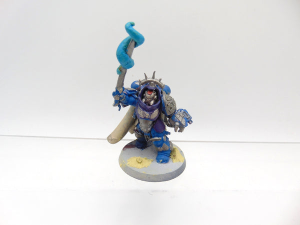 Primaris Captain in Gravis Armour