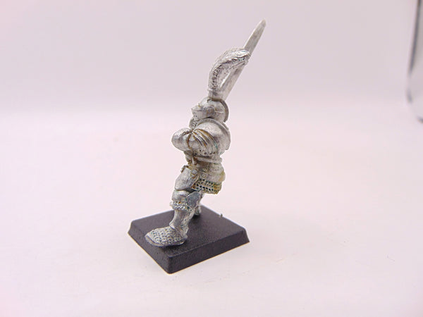 MM60 Fighter in Platemail 2-handed Sword