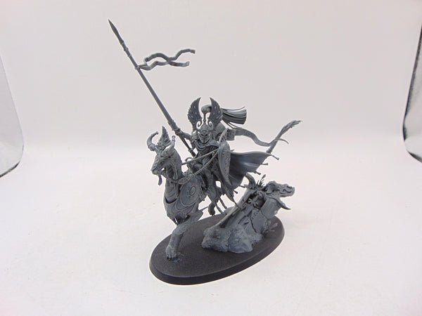 Lyrior Uthralle, Warden of Ymetrica