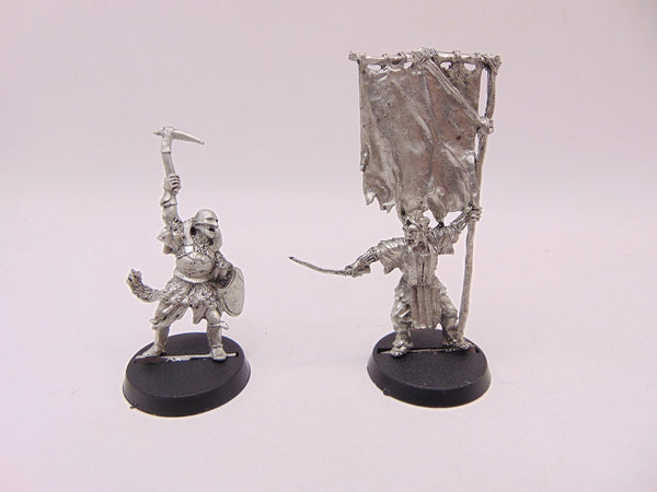 Mordor Orc Captain and Banner