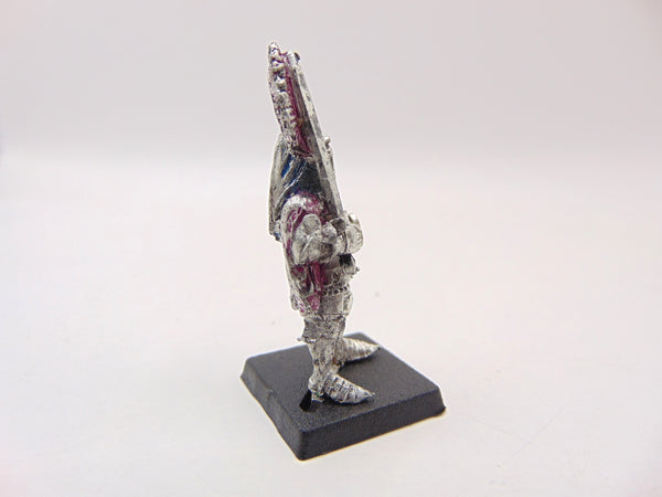Questing Knight on Foot