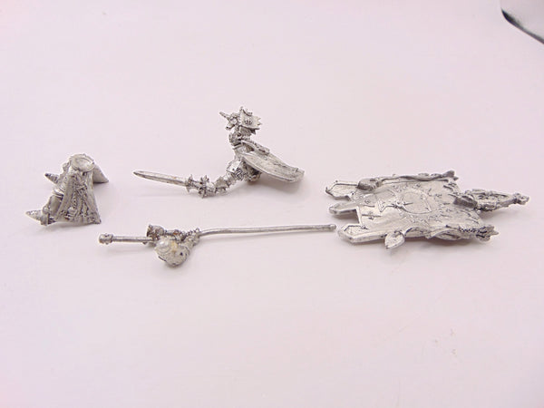 Paladin / Army Standard Bearer