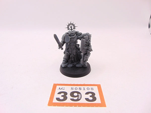 Primaris Captain with Relic Shield
