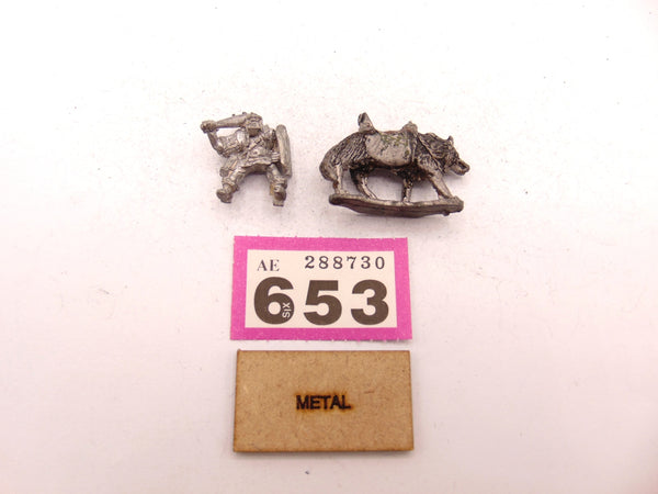 N15  Orc Wolf Rider Club & Shield