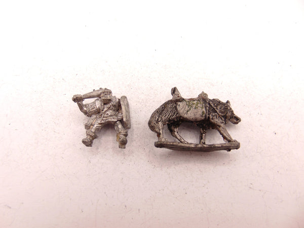 N15  Orc Wolf Rider Club & Shield