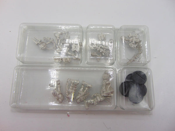 Space Marine Techmarine with Servitors