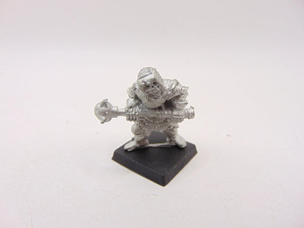 Skeleton with mace
