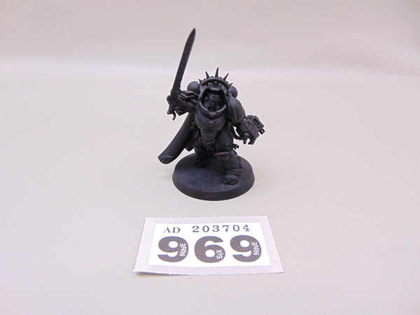 Primaris Captain in Gravis Armour