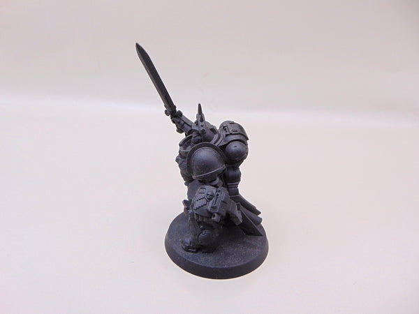 Primaris Captain in Gravis Armour