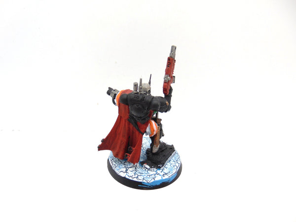 Primaris Captain in Phobos Armour