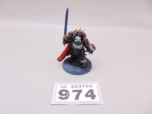 Primaris Captain in Gravis Armour