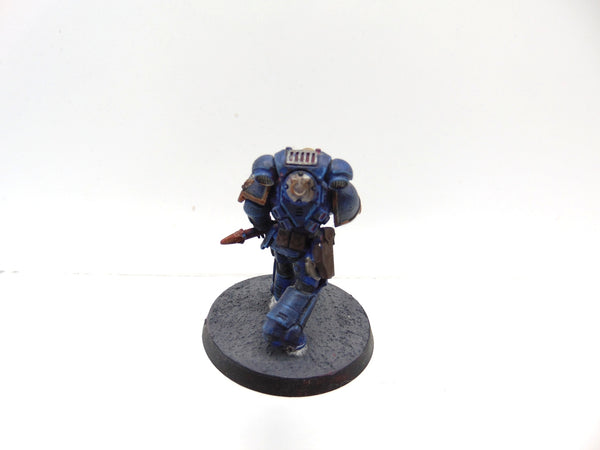 Primaris Lieutenant Calsius
