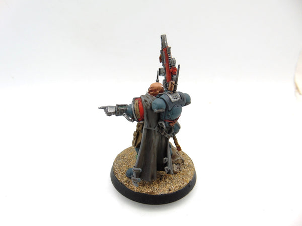 Primaris Captain in Phobos Armour