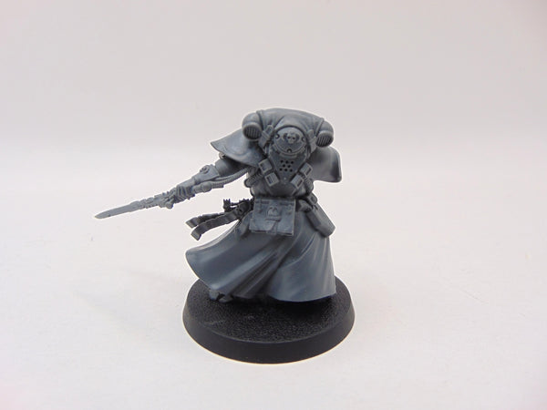 Primaris Librarian in Phobos Armour