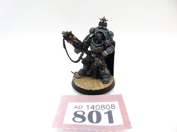 Primaris Captain in Gravis Armour