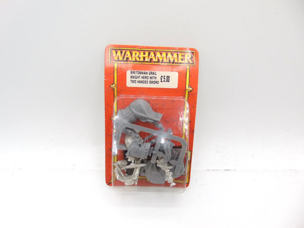 Grail Knight Hero with Two Handed Sword