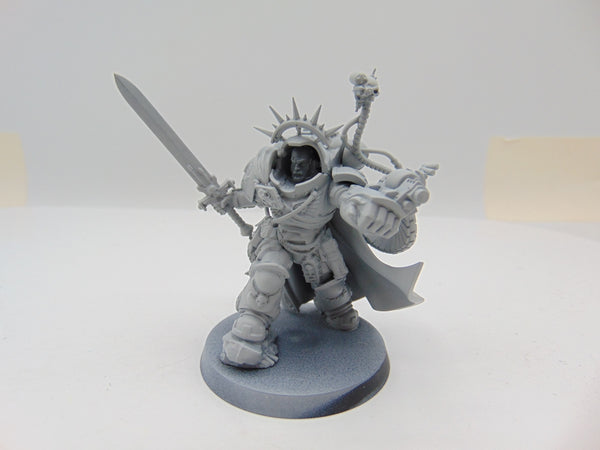 Primaris Captain in Gravis Armour