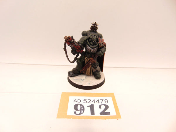 Primaris Captain in Gravis Armour