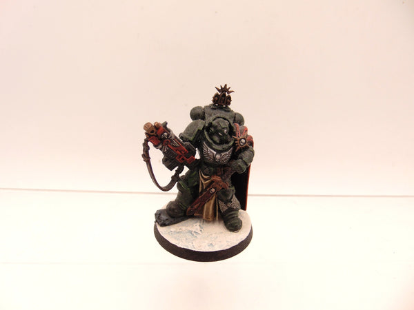 Primaris Captain in Gravis Armour