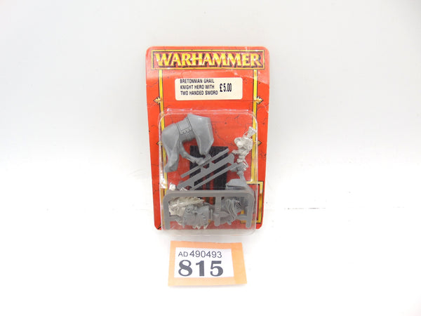Grail Knight Hero with Two Handed Sword