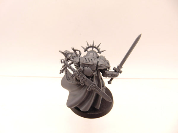 Primaris Captain in Gravis Armour