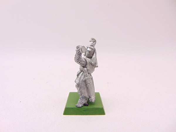 Bretonnian Foot Knight with Mace