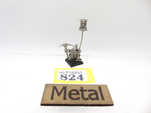 Dwarf Miners Standard