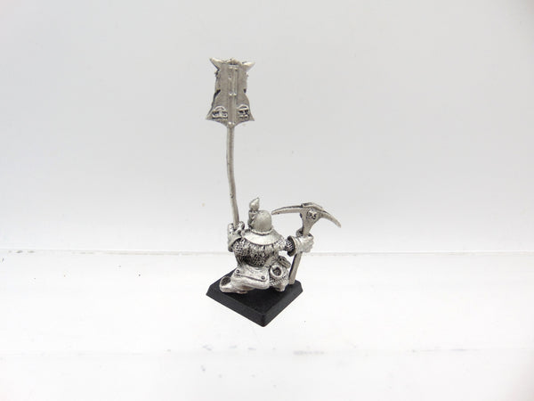 Dwarf Miners Standard