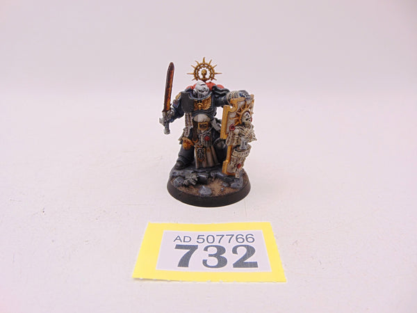 Primaris Captain with Relic Shield