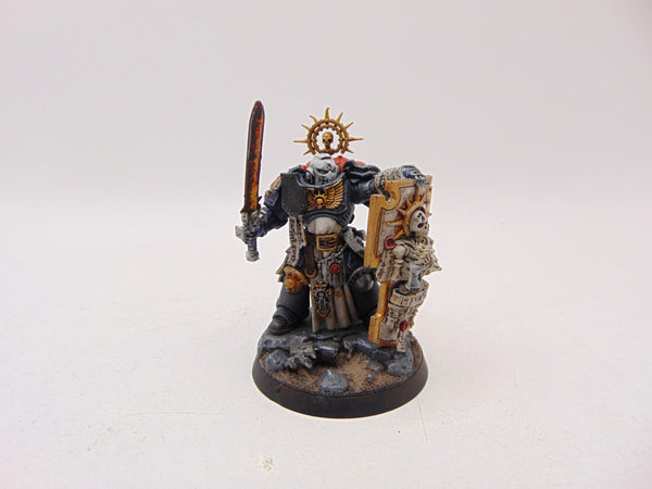 Primaris Captain with Relic Shield