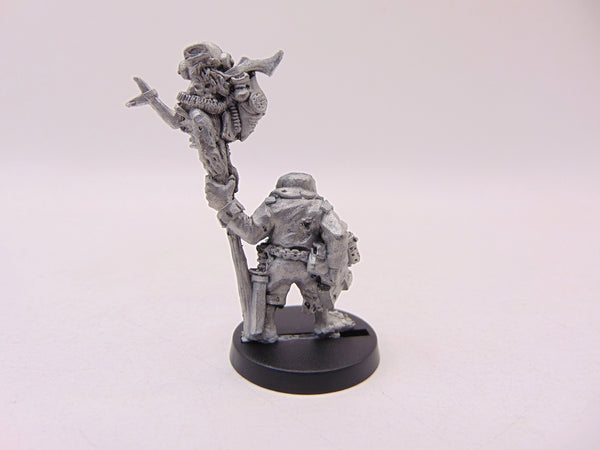 Rt202 Space Orks Command Standard Ringlug