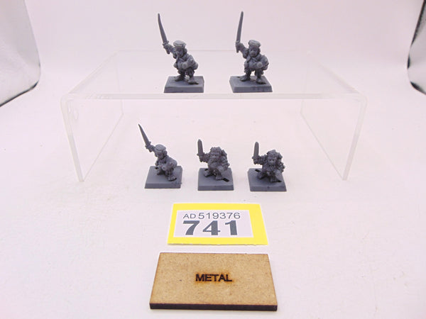 Imperial Halfling with Swords