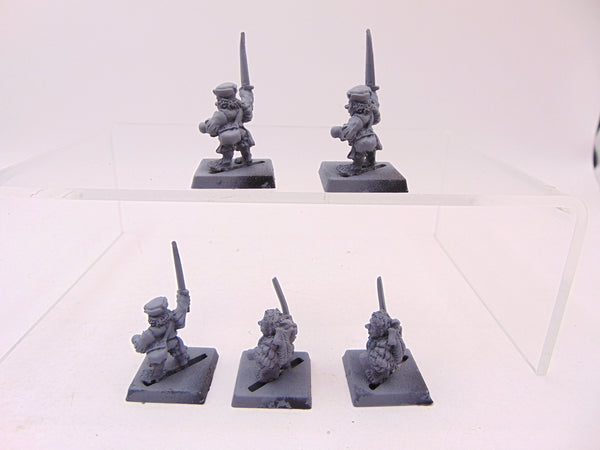 Imperial Halfling with Swords