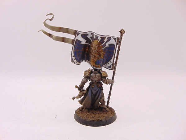 Knight Vexillor with Banner of Apotheosis