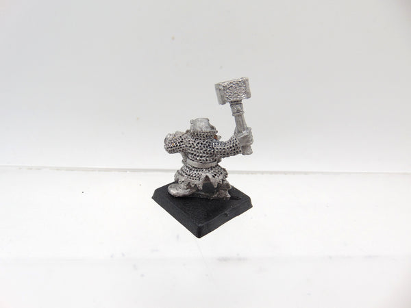 MM10 Champion Hammer & Shield