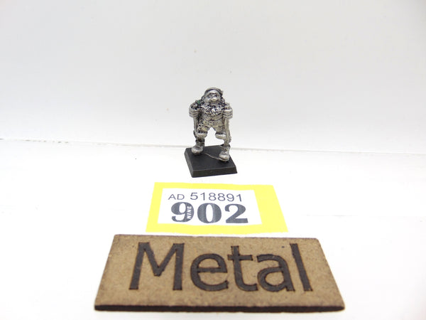 LE25 DWARF WITH INFERIORITY COMPLEX - STILTS