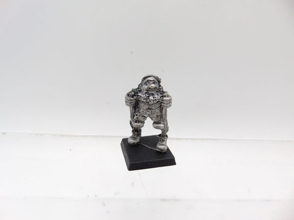 LE25 DWARF WITH INFERIORITY COMPLEX - STILTS