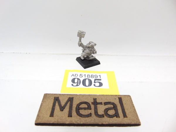 MM10 Dwarf Clansmen DW 16 Hat Hammer & Shield