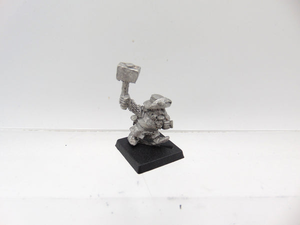 MM10 Dwarf Clansmen DW 16 Hat Hammer & Shield