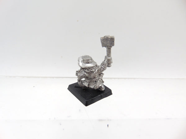 MM10 Dwarf Clansmen DW 16 Hat Hammer & Shield