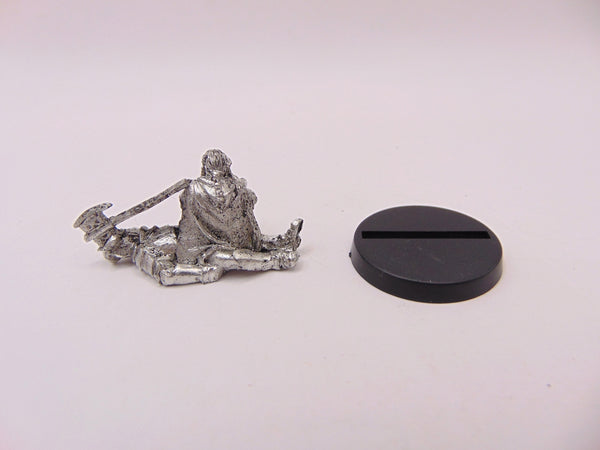 Gimli on Dead Uruk Hai