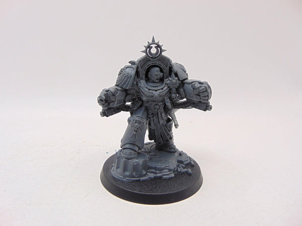 Marneus Calgar in Armour of Antilochus