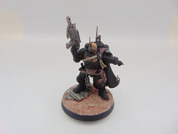 Primaris Captain in Phobos Armour