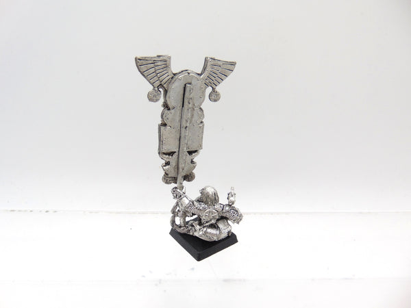 Ltd Ed Army Box Dwarf Army Standard Bearer