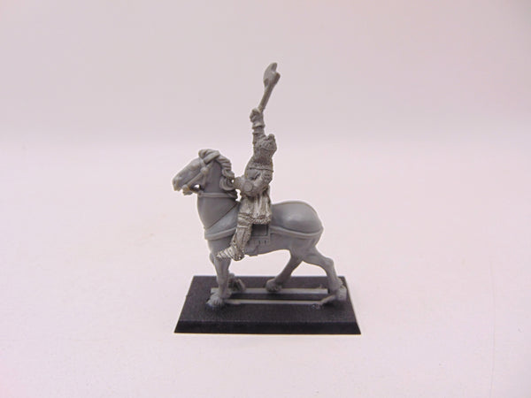 Bretonnian Knight - Axe and Open Helm