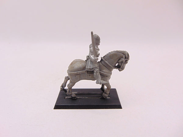 Bretonnian Knight - Sword and Open Helm
