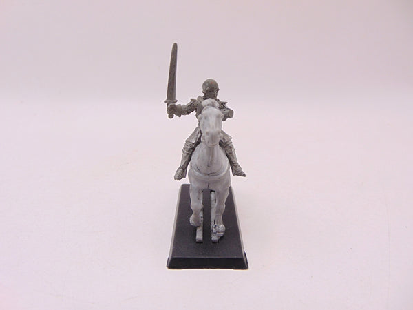 Bretonnian Knight - Sword and Open Helm