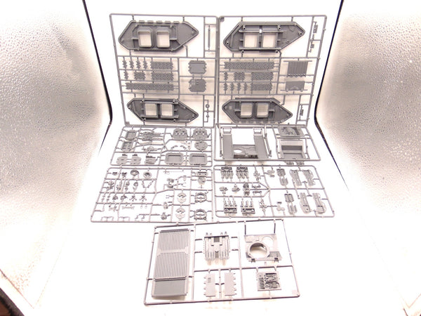 Land Raider Crusader / Redeemer